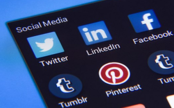 Perkembangan Media Komunikasi Di Era Digital