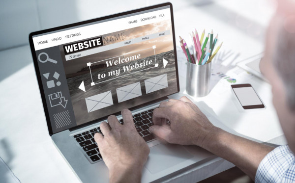 Mengapa Bisnis Owner di Jakarta Wajib Punya Website Sendiri?