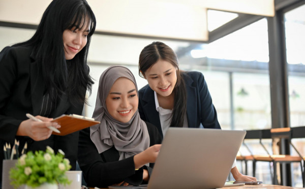 Ingin Buka Cabang Bisnis Kamu di Surabaya? Yuk Cek Tahapan Yang Perlu Disiapkan