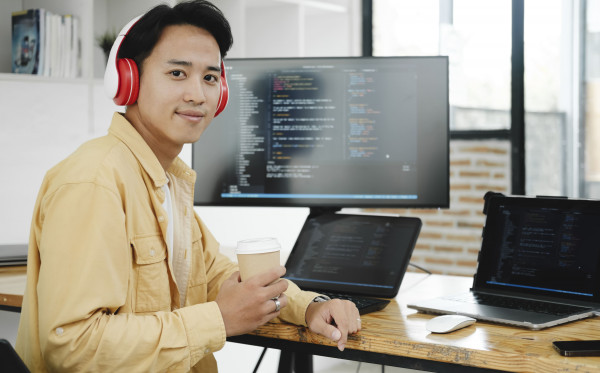 Front End Developer atau Back End Developer? Mana Yang Paling Sulit?