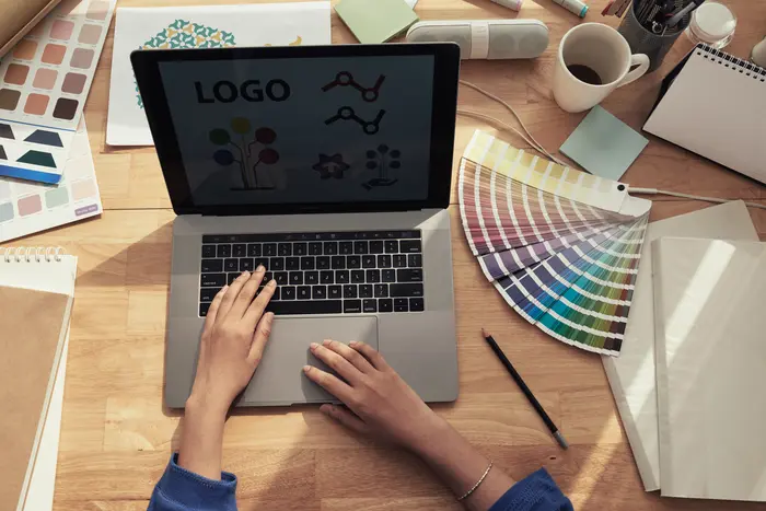 Desainer Logo Fiverr