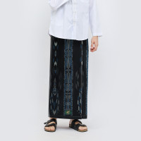 Sarung ATLAS Favorit 525 Kembang Motif BHS A4 PSA 02 Hitam Biru
