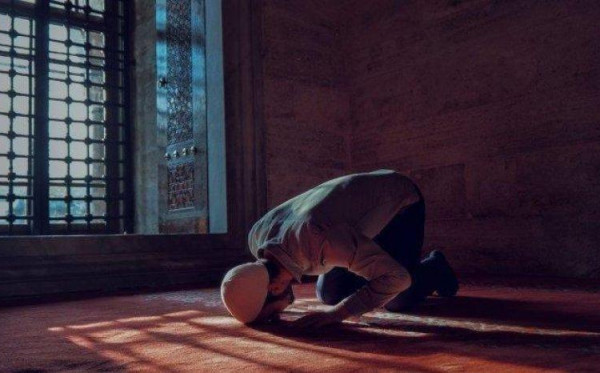 Mengapa Shalat Fardhu Merupakan Rukun Islam yang Tak Bisa Ditinggalkan?