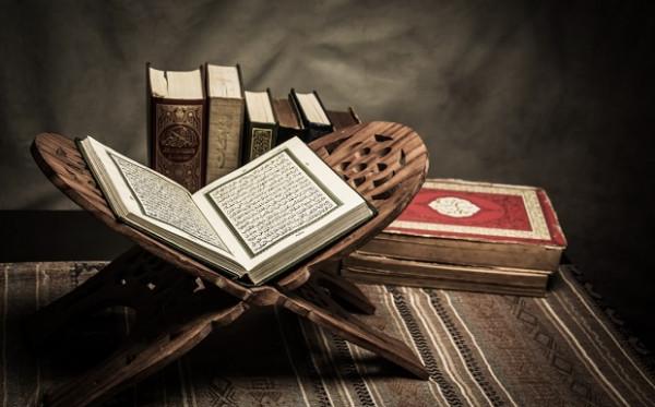 Pentingnya Mengajarkan Anak-Anak Membaca Al-Qur'an Sejak Dini