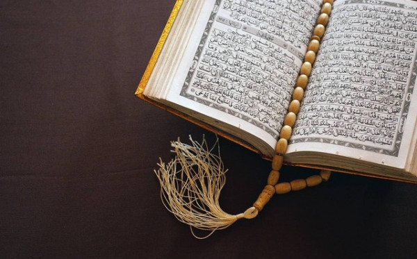 Mengapa Tilawah Al-Qur'an Menenangkan Hati?
