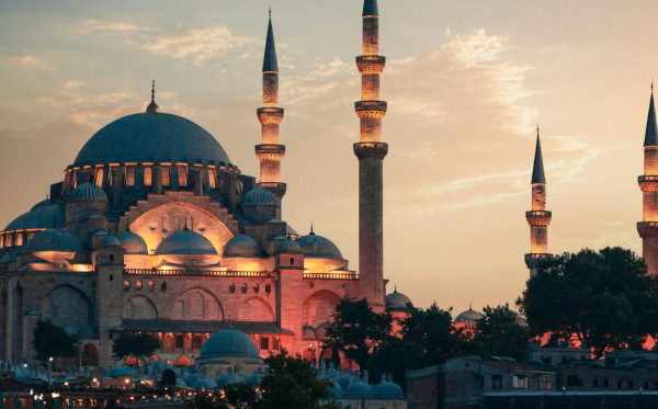 Sabar dan Syukur: Dua Sayap Kehidupan Muslim